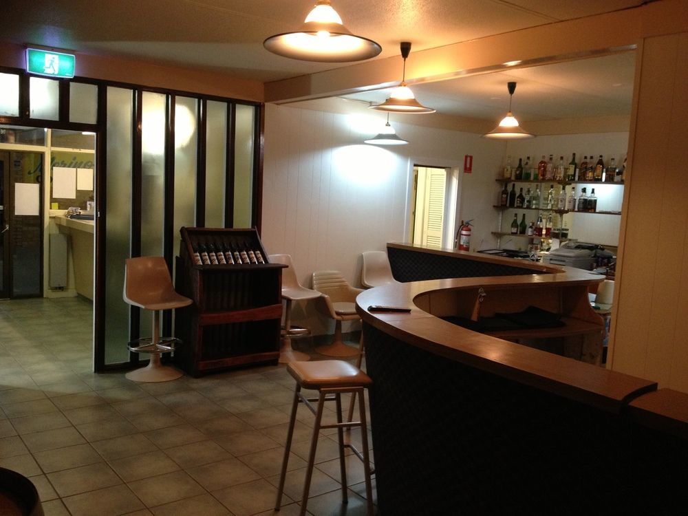 לונגריץ' Jumbuck Motor Inn - Pool - Pet Friendly Section - King Beds מראה חיצוני תמונה