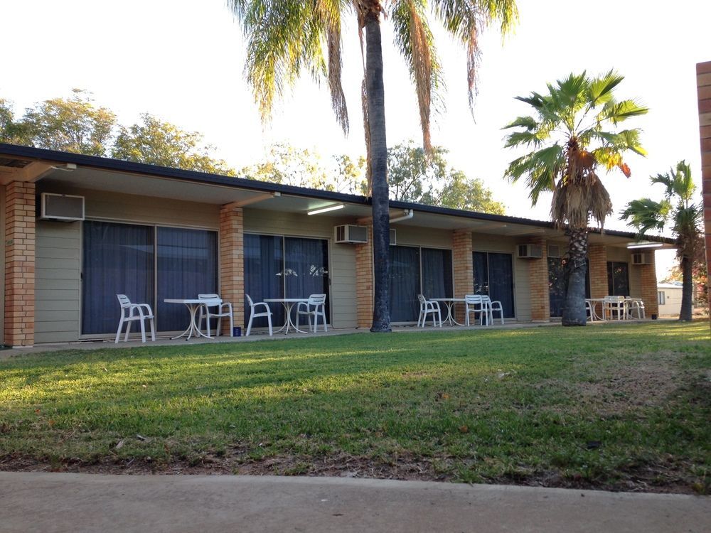 לונגריץ' Jumbuck Motor Inn - Pool - Pet Friendly Section - King Beds מראה חיצוני תמונה